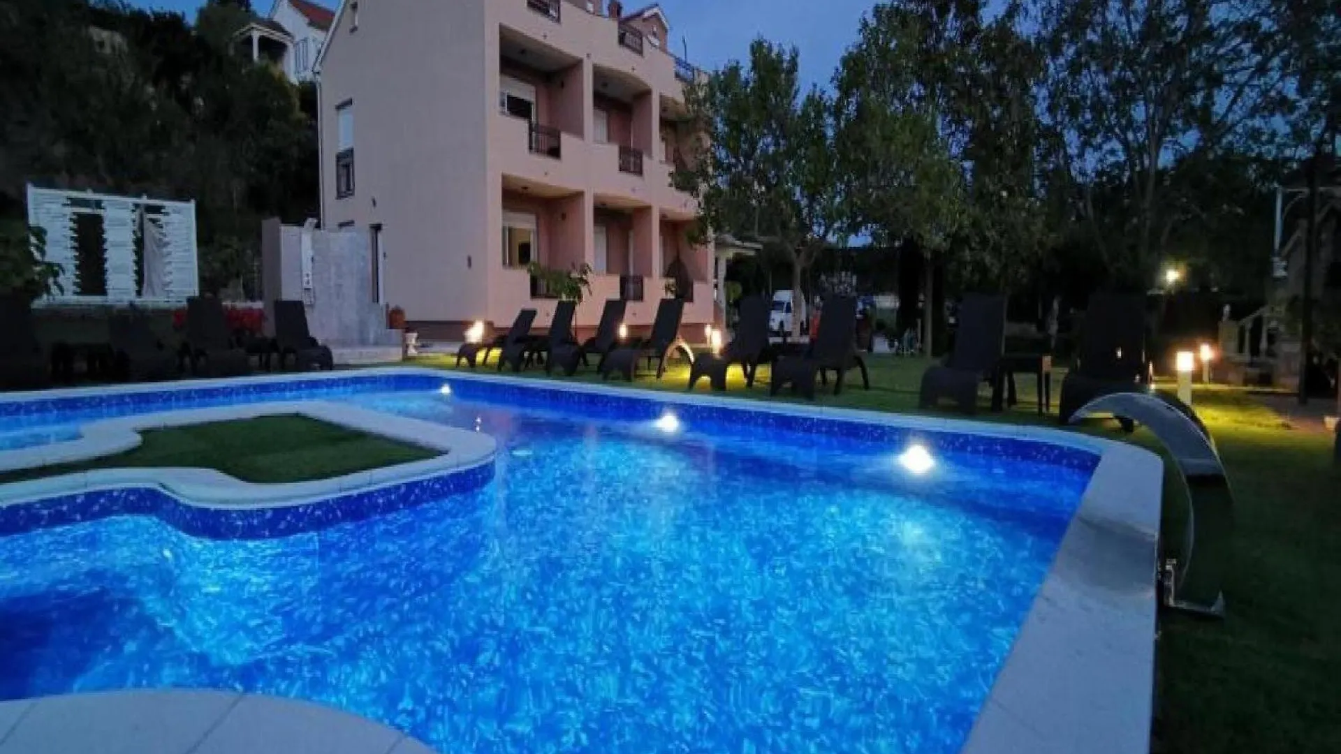 Apartments Villa Subic - Two Bedroom Apartment C2 캄포르